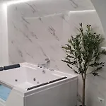 Central Rooms 4*